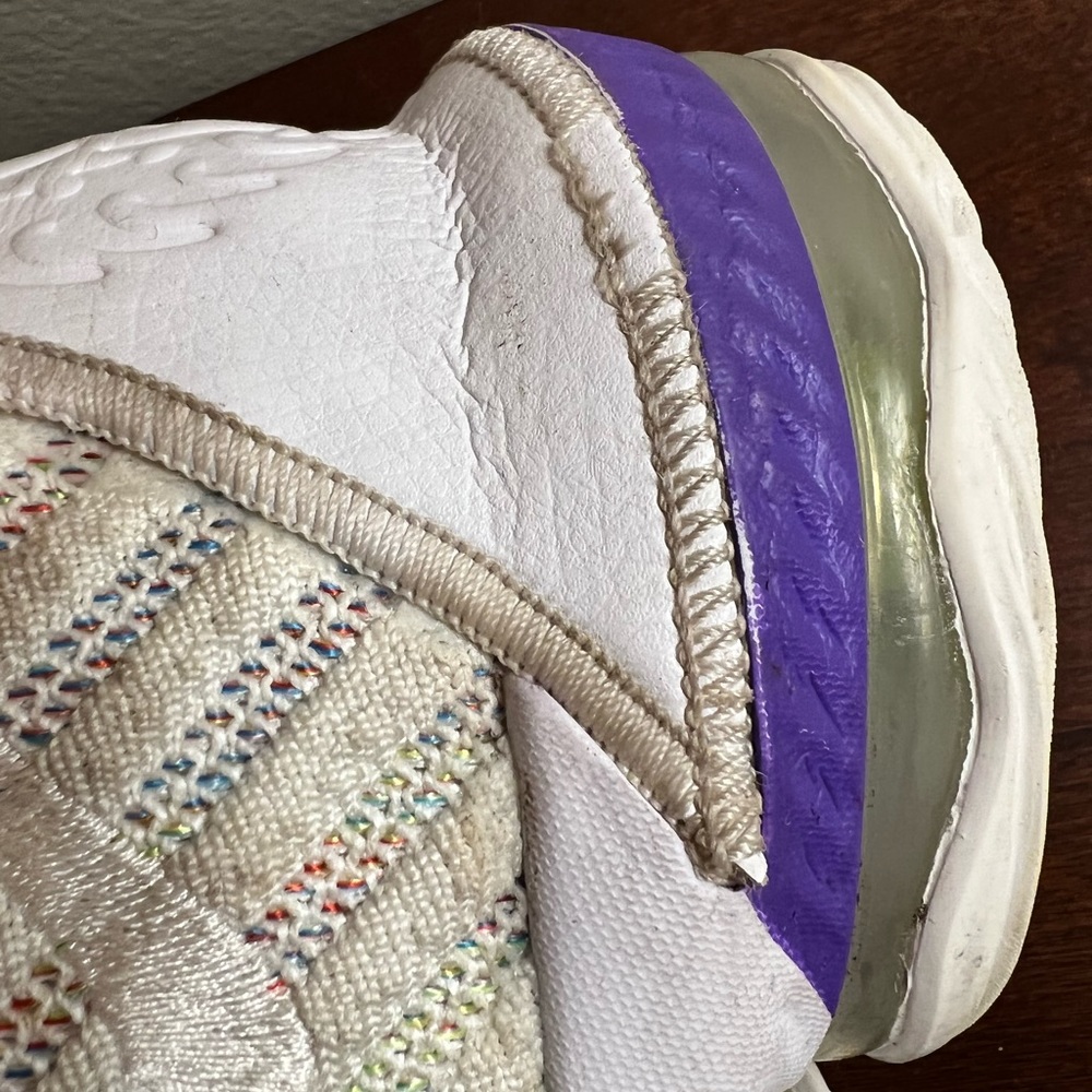 Nike Lebron 16 Buzz Lightyear Volt White Purple Grape AO2588-102 Men's Size 9.5 - Picture 3 of 16